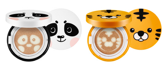 에스디생명공학의 코스메슈티컬 브랜드 SNP 화장품이 피부 흡수력이 뛰어난 신개념 특허공법의 '애니멀 쿠션' 2종을 출시한다고 18일 밝혔다. 애니멀 쿠션은 파운데이션을 머금고 있는 기존 스폰지 형태의 쿠션 제품들보다 업그레이돼 스폰지 자체에도 동물 모양의 듀얼 디자인을 입혀 개발된 제품이다. SNP화장품 제공